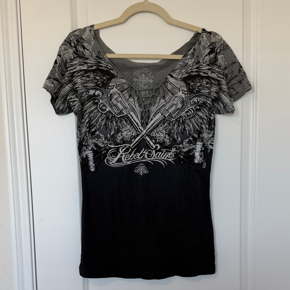 Rebel Saints Women's Black and Gray Short Sleeve Tee